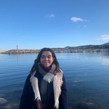 Babysitter in La Rochelle: Louise