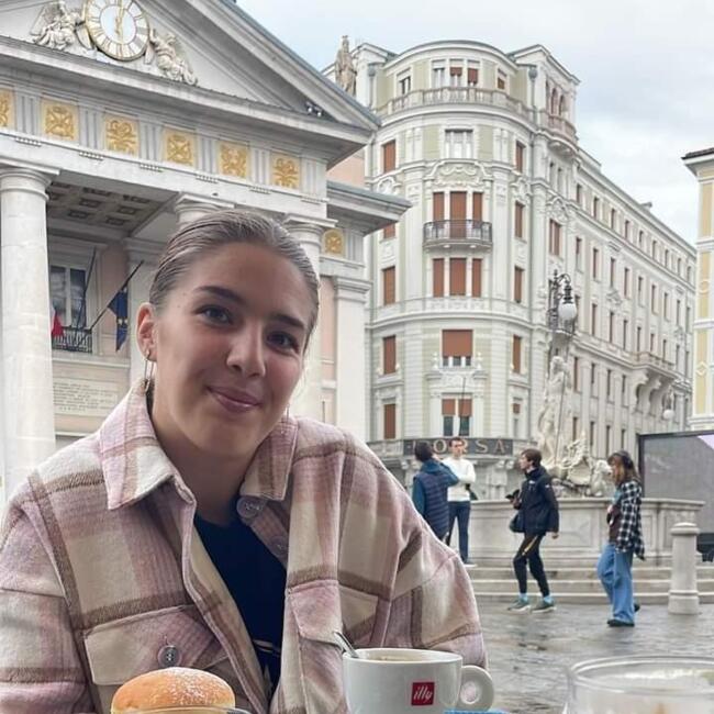 Babysitter in Ljubljana: Minea