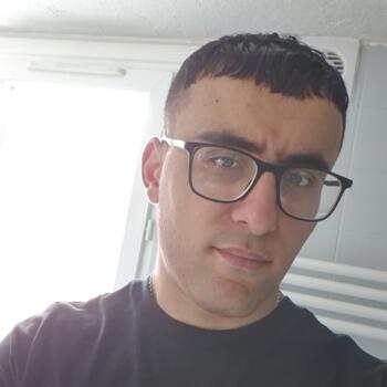 Baby-sitter L'Habit: Juba