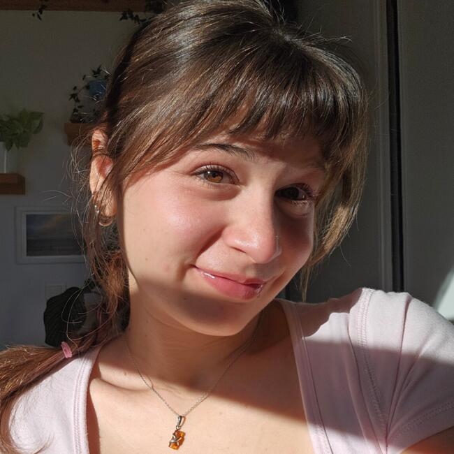 Babysitter in Saint-Philbert-de-Grand-Lieu: Ambre