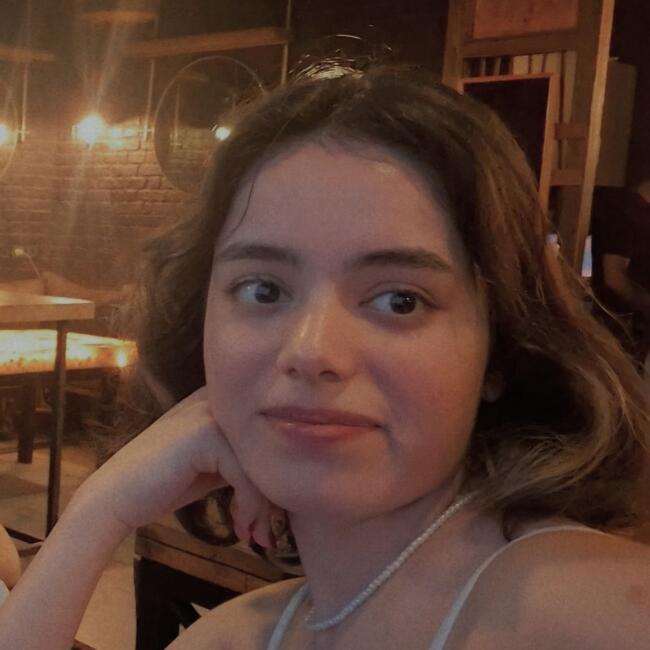 Opiekunka do dziecka w Warszawa: Şevval Yağmur Özenir