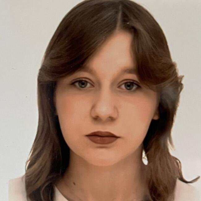 Babysitter in Diepenbeek: Ashley