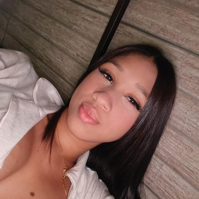 Niñera en Ferrol: Nicole Andreina