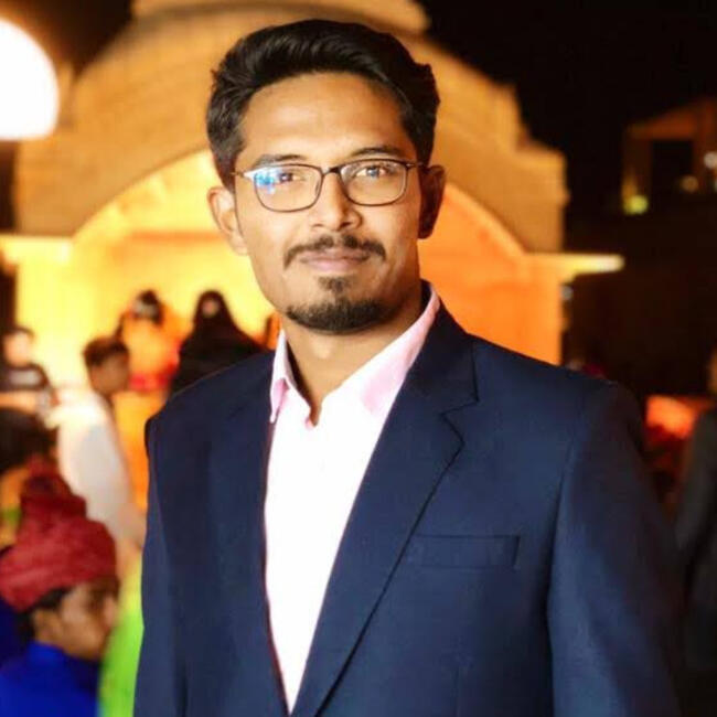 अहमदाबाद में बेबीसिटिंग की नौकरी: Dr Nirav