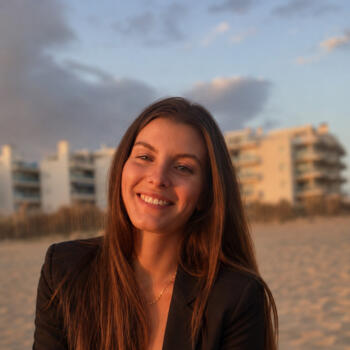 Babysitter Grandchamps-des-Fontaines: Emilie