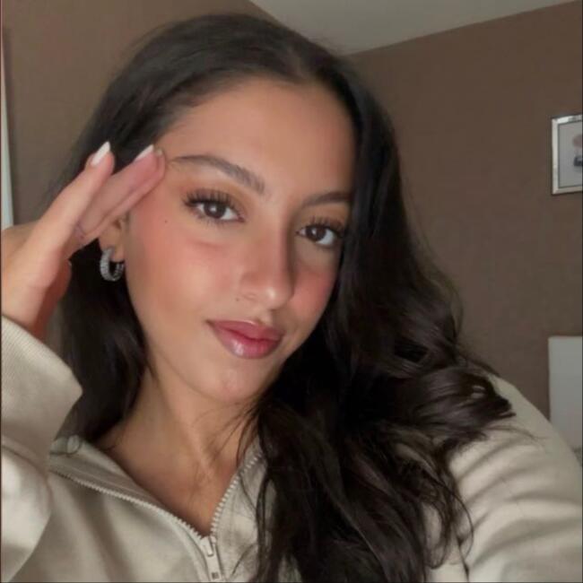 Babysitter in Corbas: Chourouk