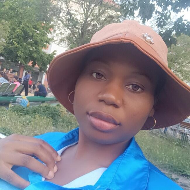 Babysitter in Oberasbach: Saurelle