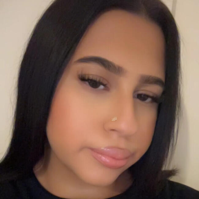 Babysitter in Échirolles: Assia