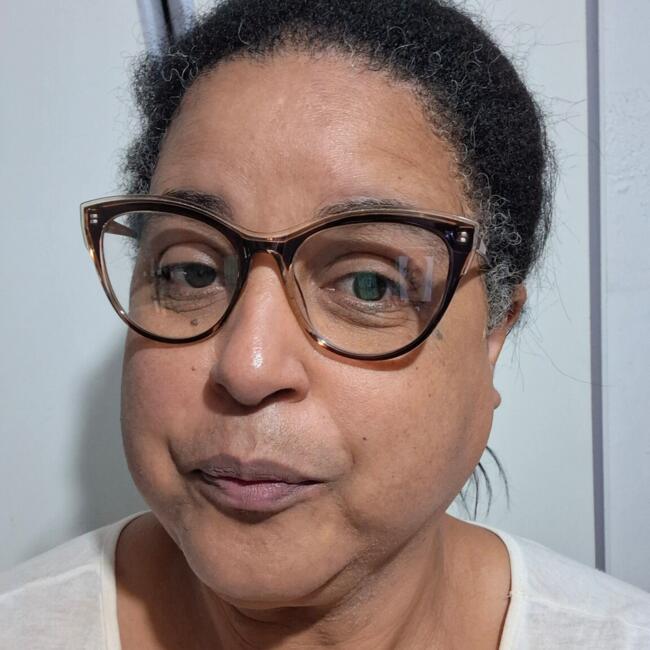Babá em Suzano: Edna
