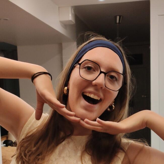 Babysitter in Angers: Sarah