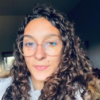 Babysitter in Faro: Ana Carolina