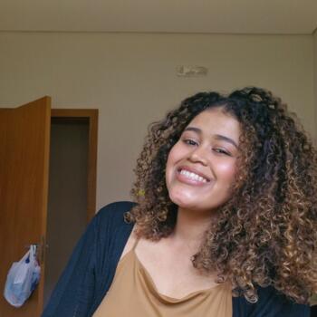 Babysitter in Maringá: Daniele