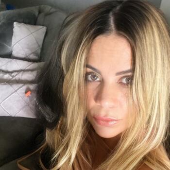 Babysitter in Biguaçu: Adriana