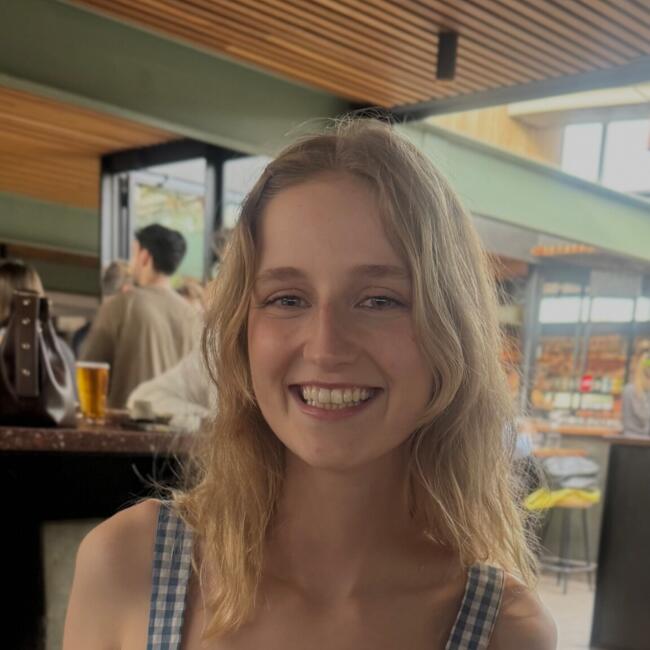 Babysitter in Melbourne: Emily