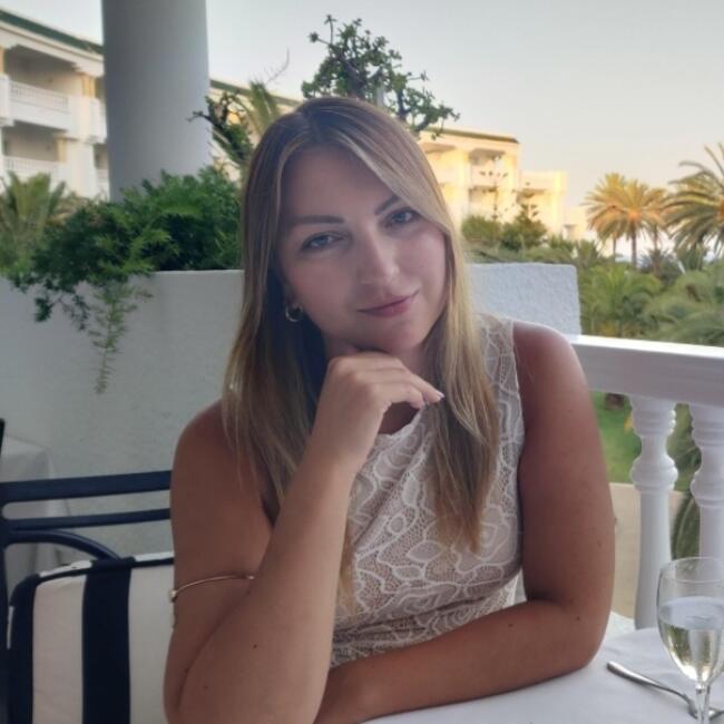 Babysitter in Beveren: Angela