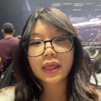 Babysitter in Singapore: Charmayne