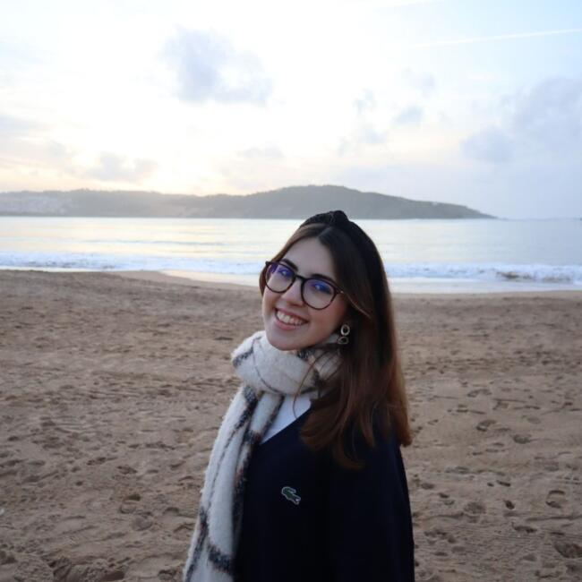 Babysitter in Oeiras: Bárbara