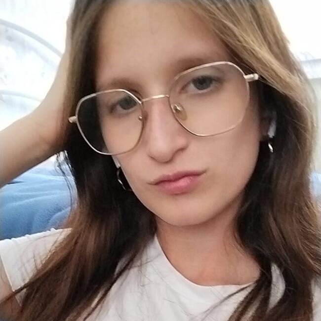 Babysitter in Le Mans: Laura