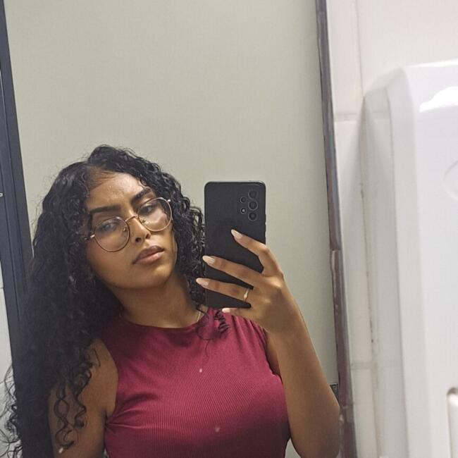 Babysitter in Duque de Caxias: Rebecca