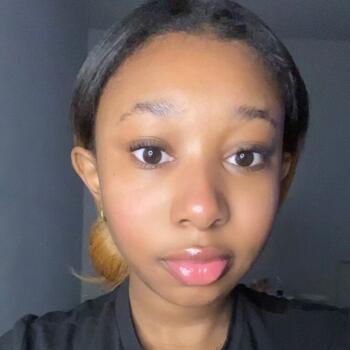 Babysitter in Omaha: Aaliyah