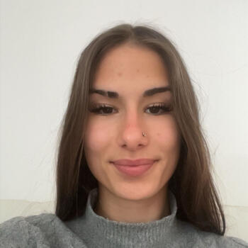 Varuška v Ljubljana: Devi Luna