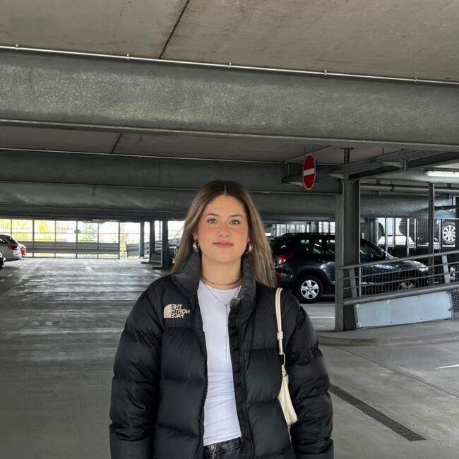 Babysitter in Frankfurt am Main: Zara