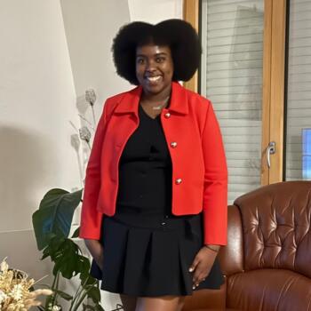 Babysitter in Issy-les-Moulineaux: Brunella