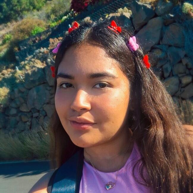 Babysitter in Pinto: Emelin vanesa