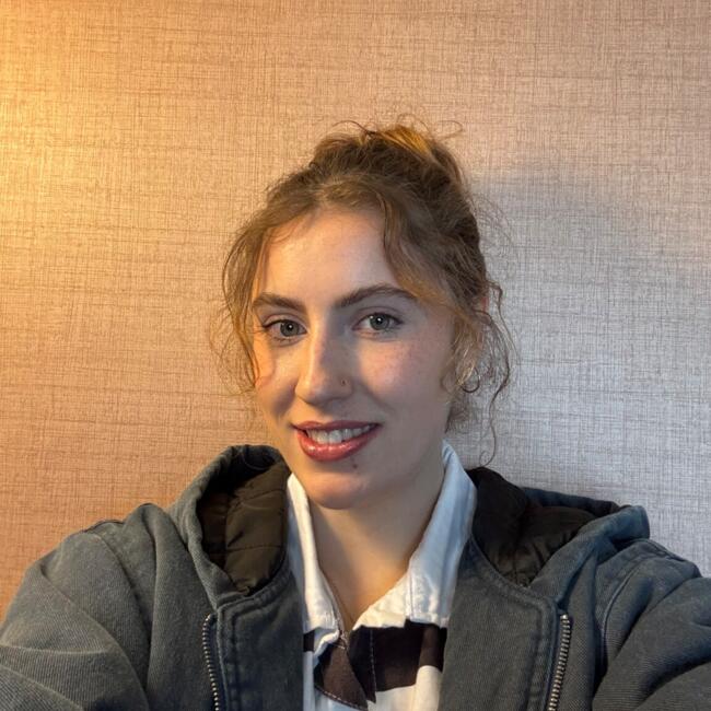 Baby-sitter in Vancouver: Clara
