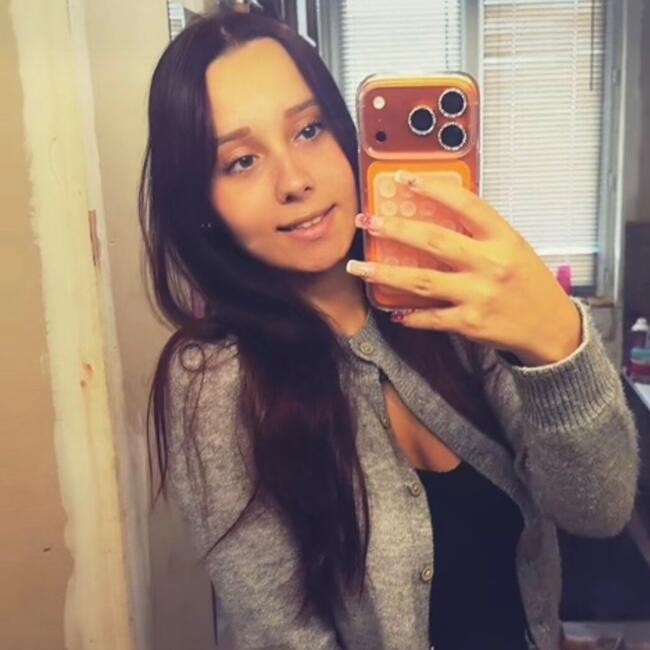 Babysitter in Seyresse: Leona