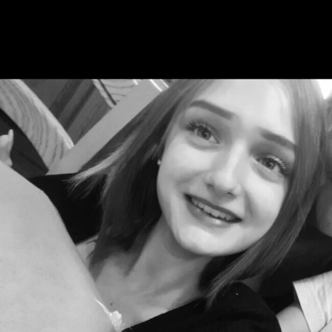 Babysitter in Amay: Tina