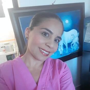 Babysitter in Floridablanca: Paulina