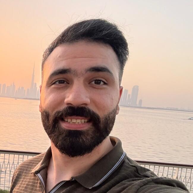 وظيفة جليسة أطفال في دبي: Omar