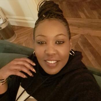 Babysitter in Paris: Rose