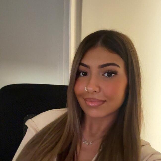 位于皮托的临时保姆: Aliya
