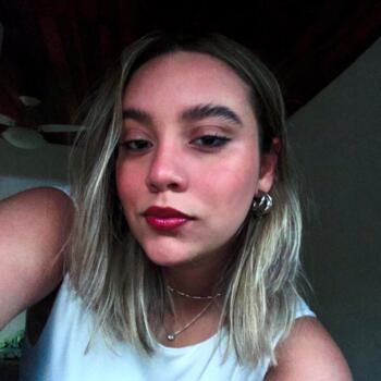 Babysitter in Niterói: Ana