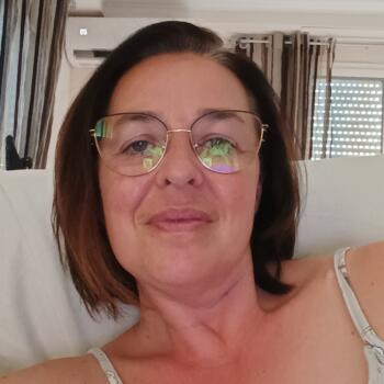 Nanny in Torrent: Angeles