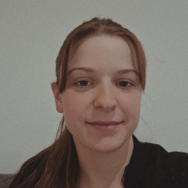 Babysitter in Saint-Julien-en-Genevois: Nina