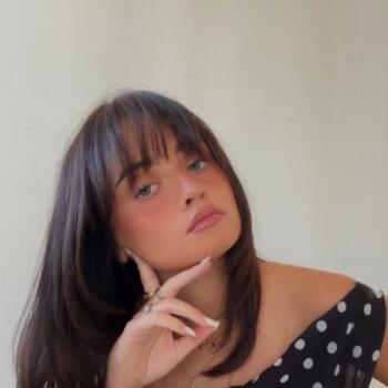 Babysitter in Paris: Clélia