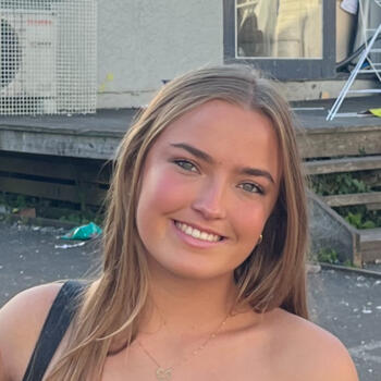 Babysitter in Auckland: Scarlett