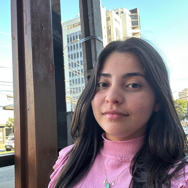 Babysitter in Londrina: Bianca