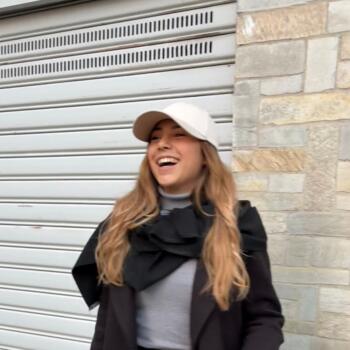 Babysitter in Ivrea: Nicole