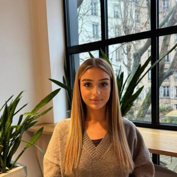 Babysitter in Paris: Asseline