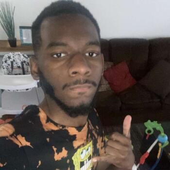 Babysitter in Chicago: Marshaun M