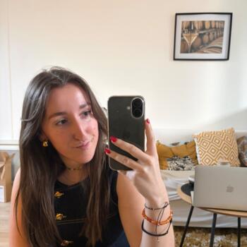 Babysitter in Talence: Coralie