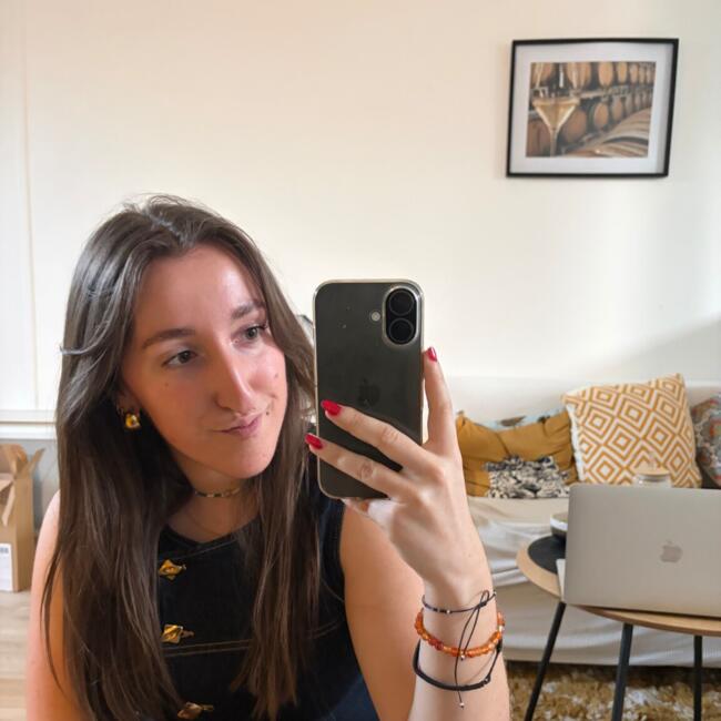 Babysitter in Talence: Coralie