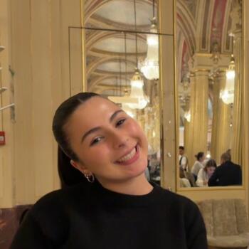 Babysitter in Bordeaux: Perle