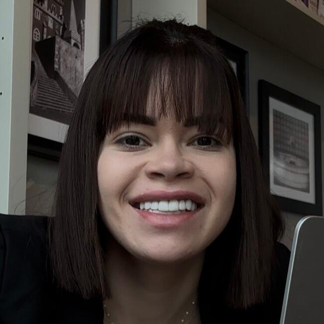 Babysitter em Paço de Arcos: Emilly