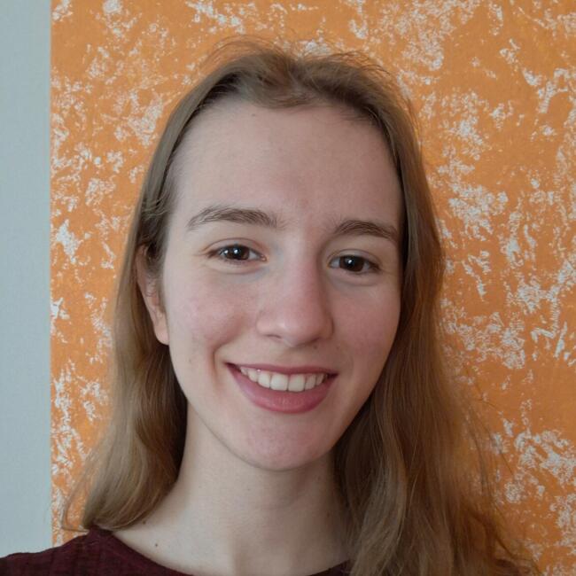 Babysitter in Voula: Βάλια