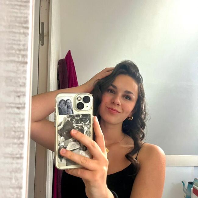 Babysitter in Parigné: Tess